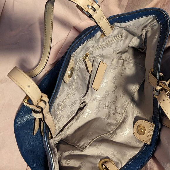 Michael Kors Navy Blue Beautiful Leather Saffiano Tote - Picture 4 of 6